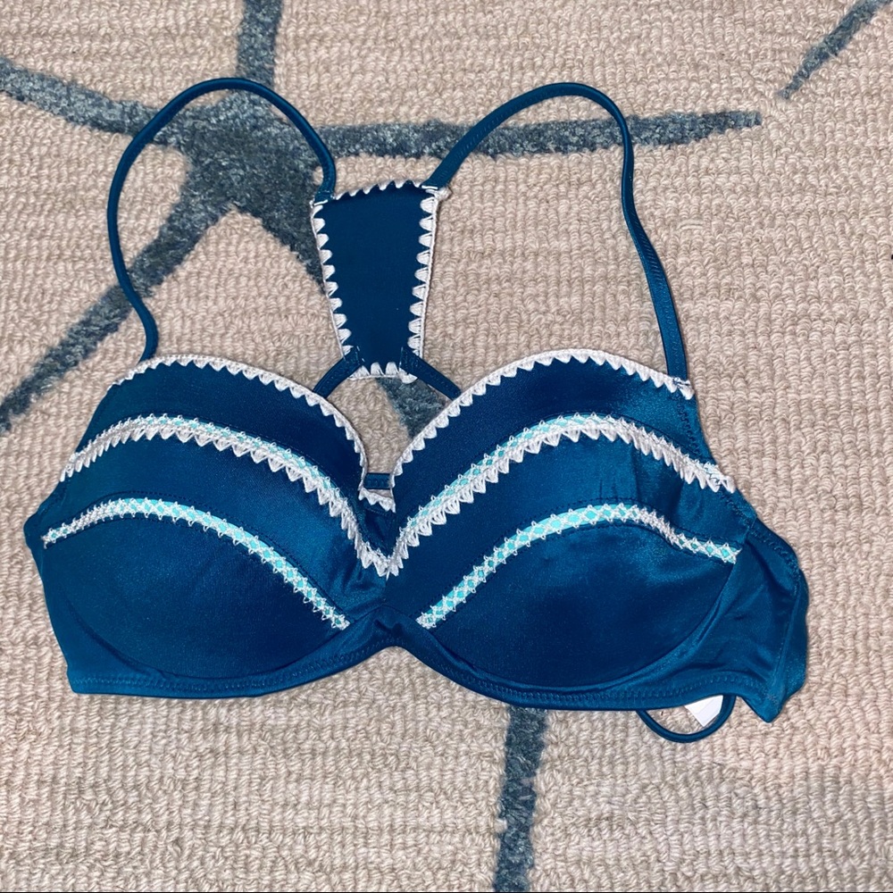 SHADE AND SHORE BIKINI TOP NWT